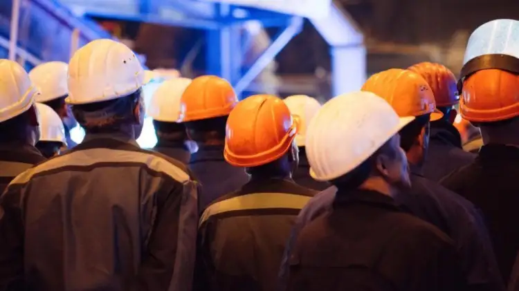 Мамин поручил ускорить разработку профстандартов в РК