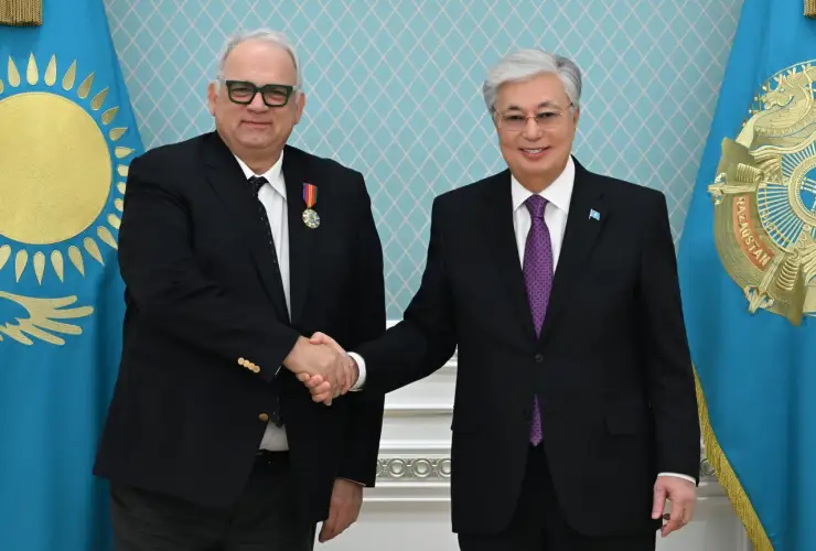 Глава государства принял президента Международной федерации борьбы 