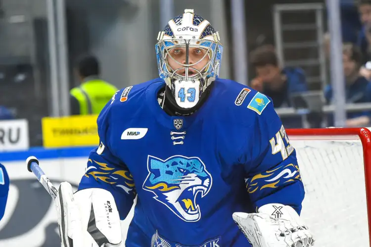 Шутов в воротах: состав Барыса на матч с Ак Барсом