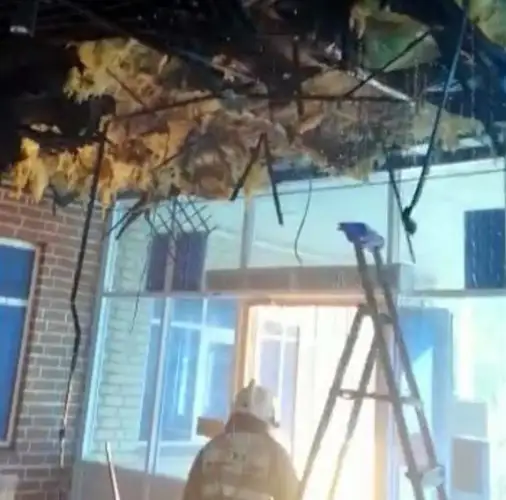 В Нур-Султане горела школа, детей эвакуировали - видео