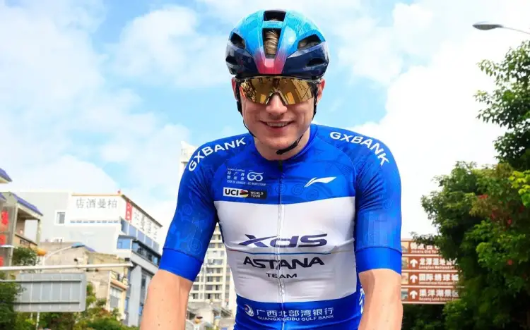 "XDS Astana Team" продлила соглашение со своим велогонщиком
