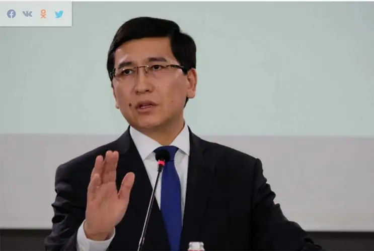 Министр просвещения Казахстана потратил 35 тысяч тенге на форму для сына - видео