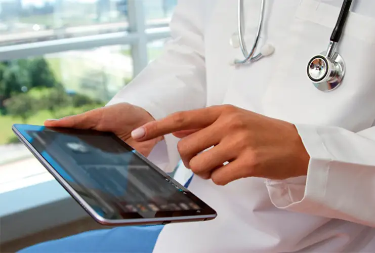 Минздрав: Медики не имеют права скачивать чужие электронные паспорта здоровья