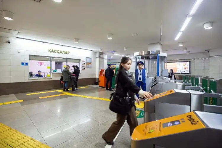 Жителей Алматы избавят от покупки жетонов для метро