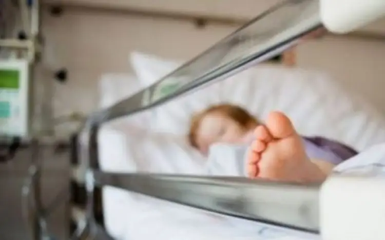 Озверела? В Петропавловску 22-летнюю мать подозревают в избиении малолетней дочери