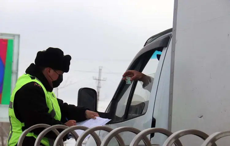 Полицейские будут спрашивать у прохожих в Нур-Султане и Алматы о цели выхода из дома