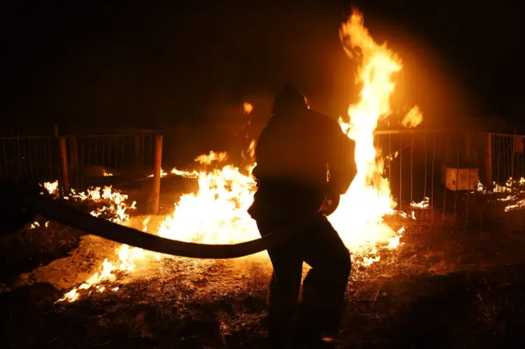 Фото с пожара в Нур-Султане - четверо пострадали