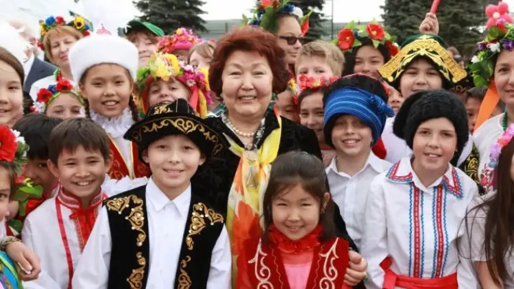 Сара Назарбаева награждена орденом «Отан»