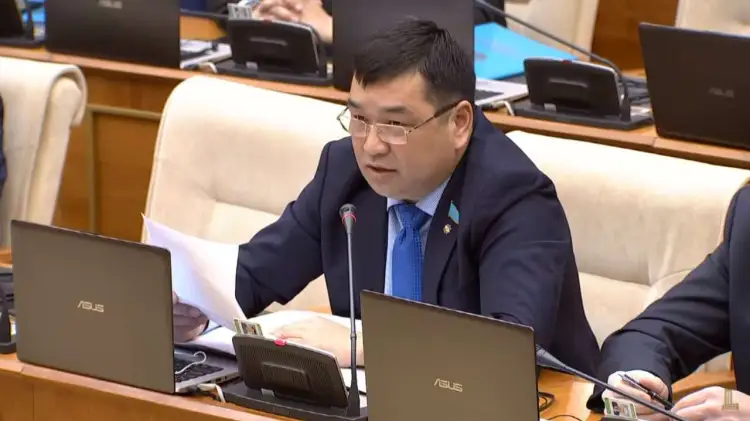 Абилдаева лишили депутатского мандата