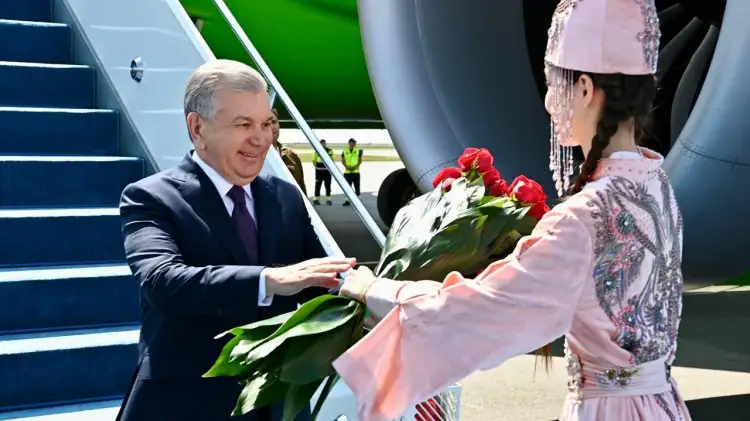 Президент Узбекистана Шавкат Мирзиёев прибыл в Казахстан