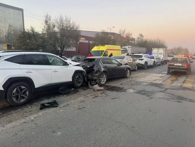 В Семее произошло в аварию попали пять автомобилей