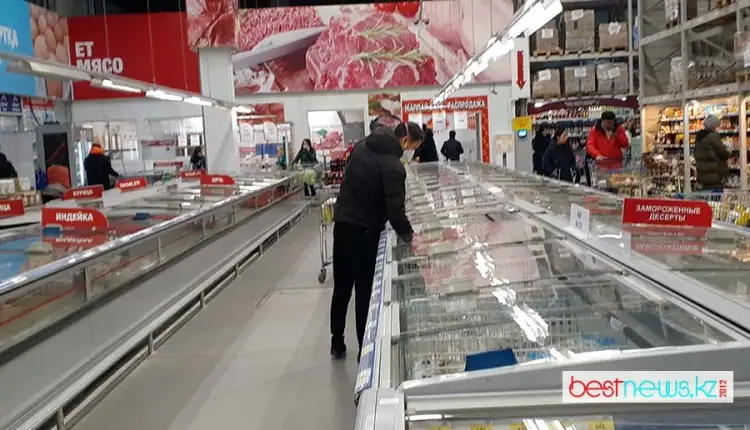 В Казахстане крупным магазинам рекомендовали сократить  режим работы