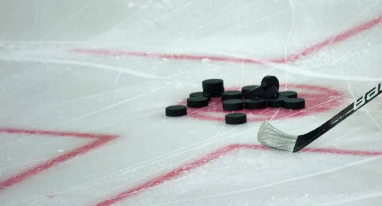 СКА увеличил отрыв от Барыса после двух периодов