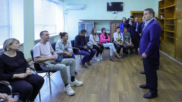 Алихан Смаилов встретился с близкими погибших на шахте «Казахстанская»