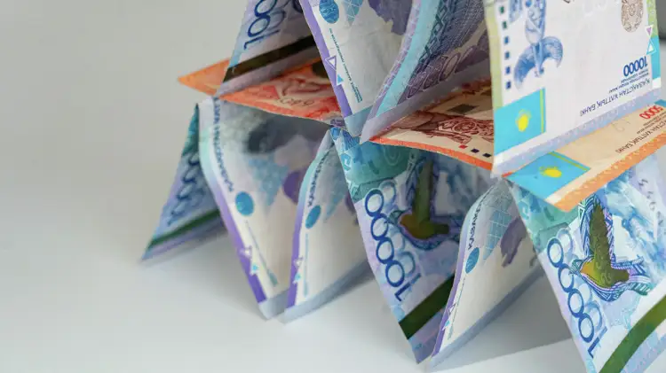 Парламент принял закон о наказаниях за рекламу финансовых пирамид