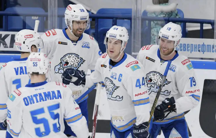 Шевченко разыгрался и помог "Барысу" обыграть "Витязь"