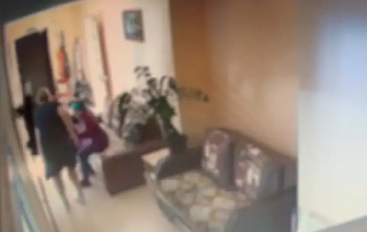 Страшная картина: в Аксу персонал выставлял стариков на мороз без одежды