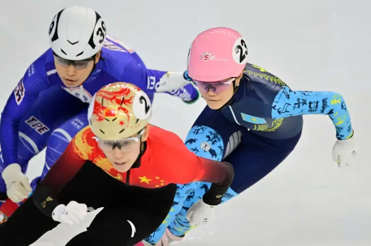 Шорт-трекистка Яна Хан рассказала о «понравившемся её первом дне на Азиаде-2025»