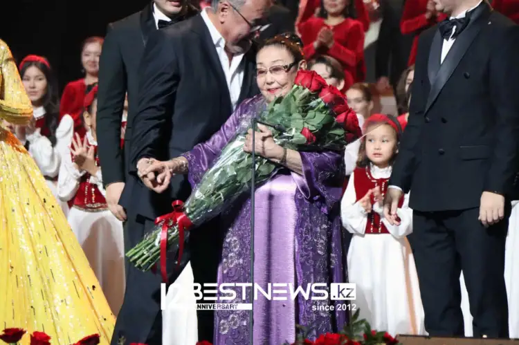 Слова Великой Бибигуль Тулегеновой восхитили астанчан