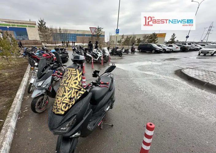 В Алматы спецЦОНы продлили рабочий день для водителей мопедов