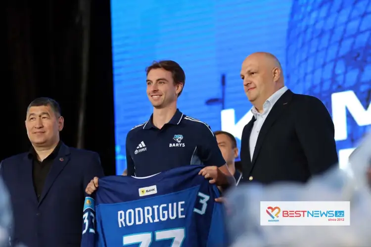 Барыс расстался с одним из вратарей