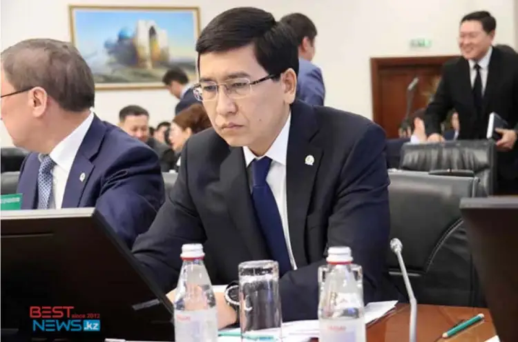 Массовое отравление детей: депутат Аймагамбетов заявил об отсутствии связи с директором школы в Бесшокы