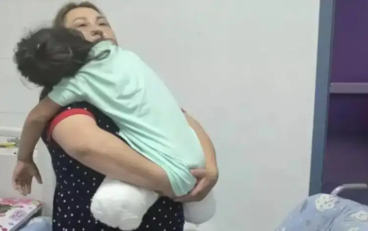 Потерявшую ноги в ДТП девочку из Астаны выписали из больницы 