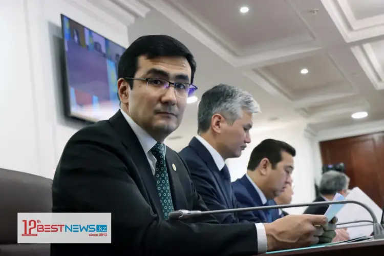 Глава холдинга «Байтерек» рассказал о потерях в своей зарплате