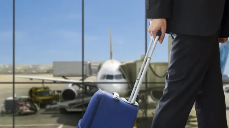 «Никого страна не бросит»: только из России эвакуируют 6000 казахстанцев