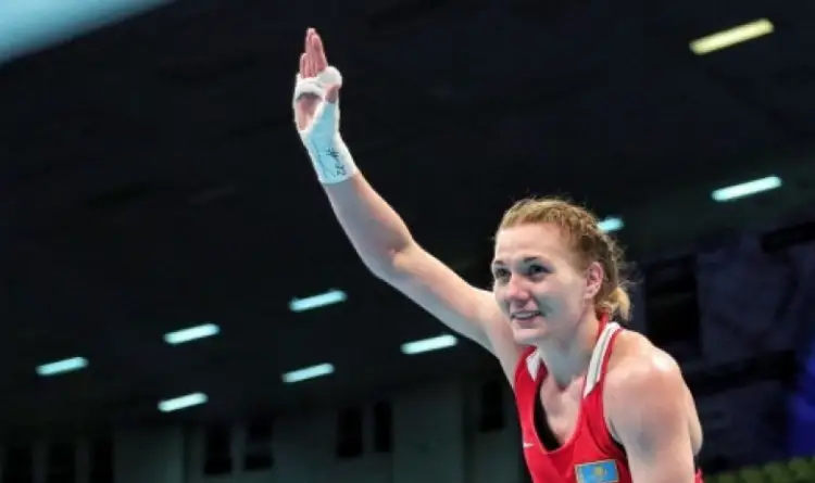 Хальзова начала с нокдаунов защиту титула в Стамбуле