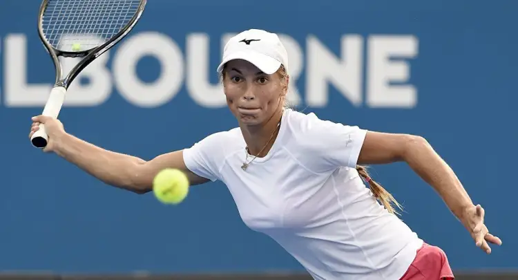 Путинцева разобралась в трех сетах со Стивенс на AusOpen