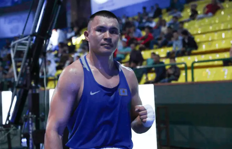 Знаменосец Кункабаев сделал первый шаг к медали на Олимпиаде2020