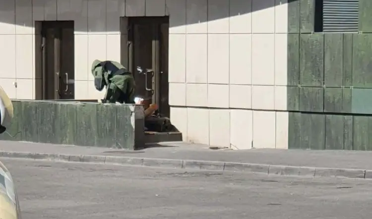 В Нур-Султане полиция оцепила здание посольства Израиля из-за подозрительных мешков