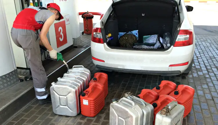 В Казахстане запретили экспорт нефтепродуктов автотранспортом