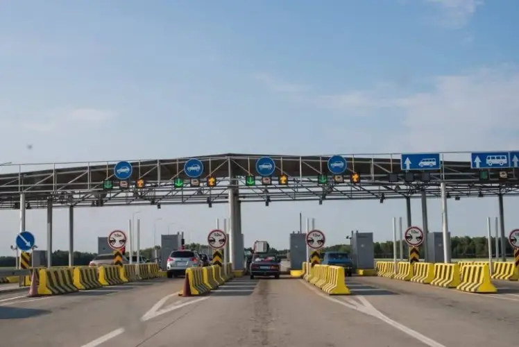 В Казахстане 18 дорог могут стать платными весной – список