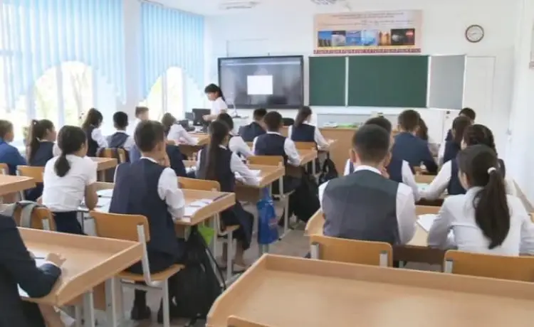 Поддержит ли Минздрав Казахстана продление учебного года на неделю