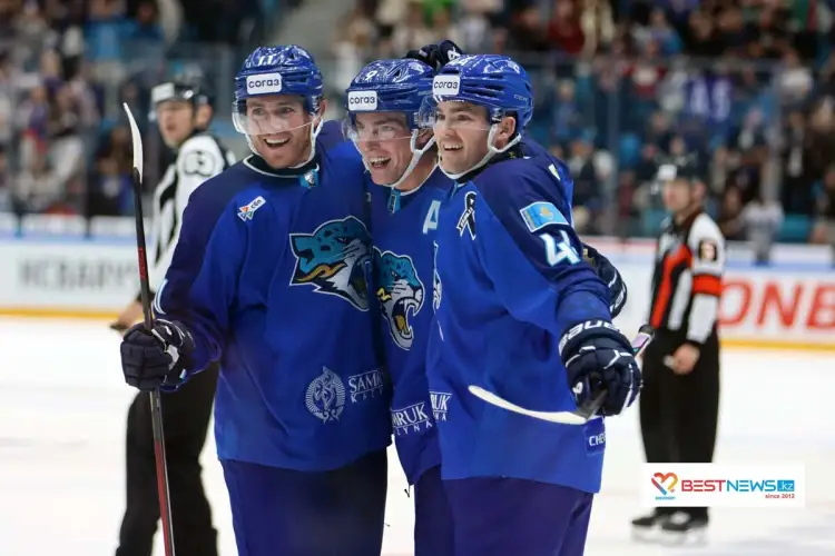 Королев за Маккошена: состав Барыса на матч с Амуром