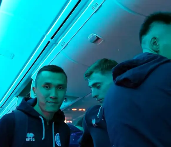 Сборная Казахстана вылетела в Дубай перед матчем с Грецией