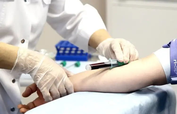 В Казахстане будут платить донорам плазмы, излечившихся от коронавируса 