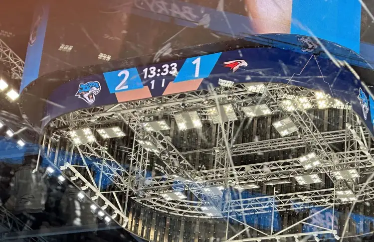 "Барыс" переиграл "Авангард" в первом периоде