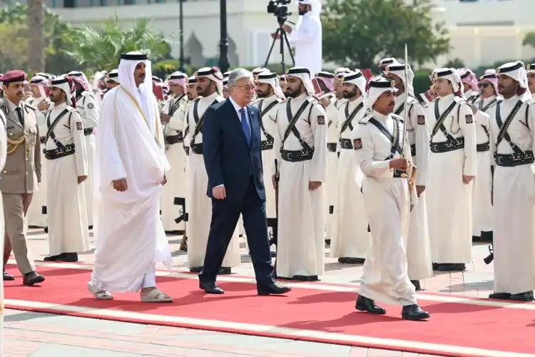 Эмир Катара встретил Президента Казахстана в своём дворце