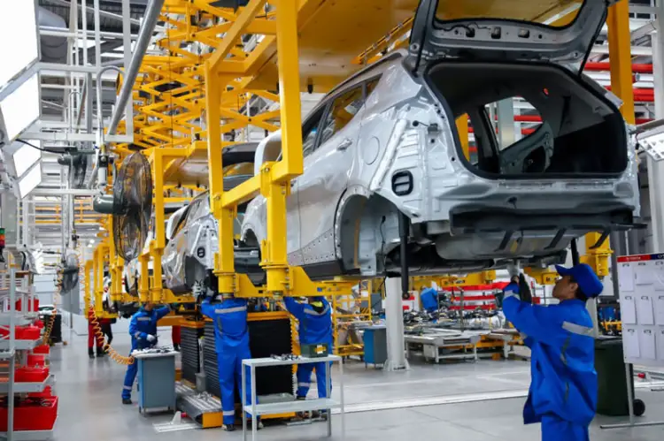 «Только колеса прикручиваем»: Президент Казахстана ответил критикам «автопрома»