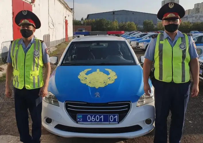 Полицейские Нур-Султана помогли ребенку, которому понадобилась экстренная помощь