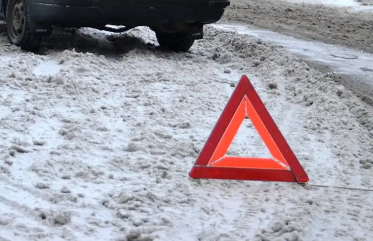 «На летней резине, по объездным дорогам»: как в непогоду водители попадали в ДТП на дорогах Казахстана