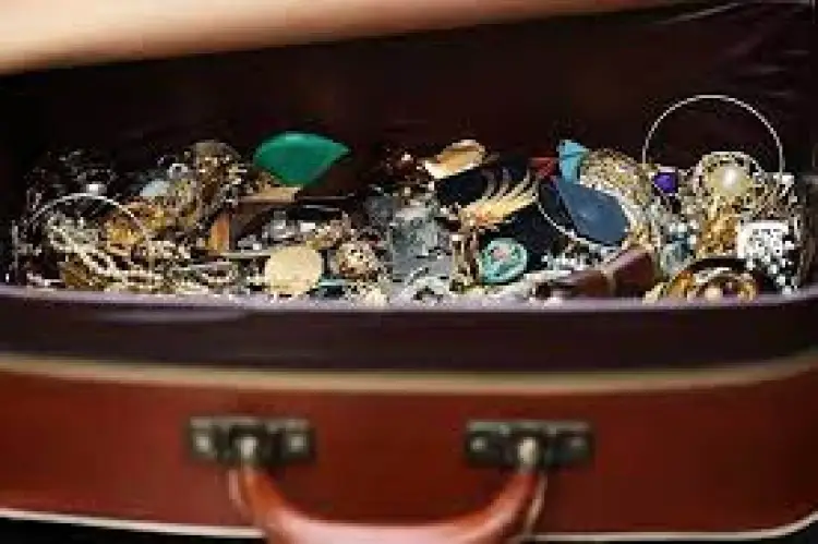 Контрабандистка за взятку таможеннику пыталась провезти в Астану золота на 57 млн тенге