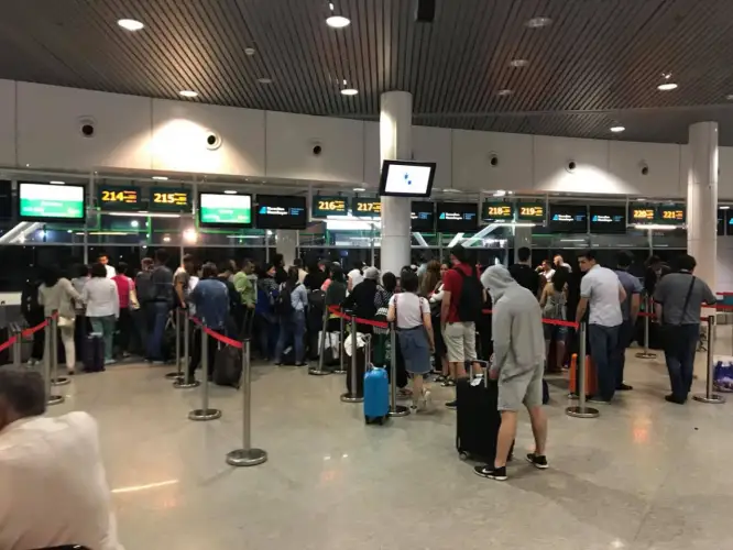 Всё подорожает: какие издержки ждут казахстанцев и турбизнес с переходом на платные ПЦР-тесты