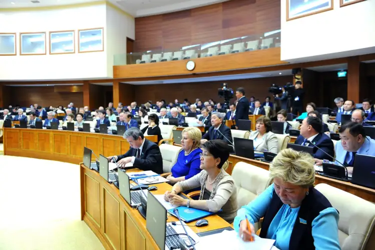 В регионах начались встречи мажилисменов с казахстанцами