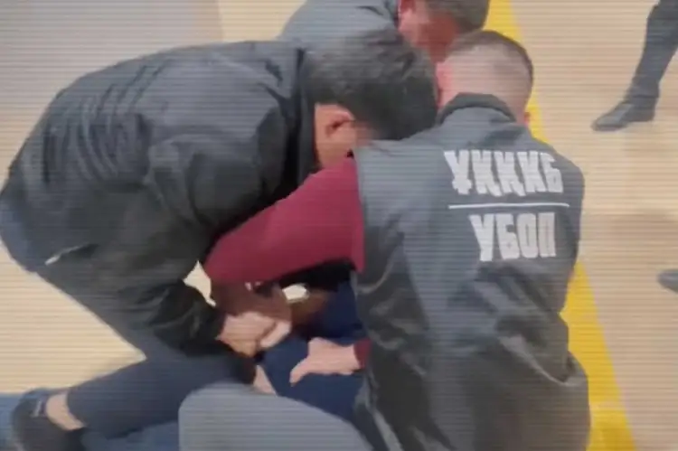 В Шымкенте лжеполицейским платили 1,5 млн тенге