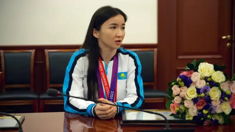 Первой чемпионке мира из Казахстана вручили Алгыс хат Главы государства