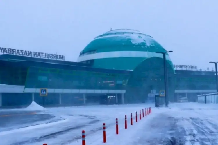 В аэропорту Астаны задержаны десятки авиарейсов